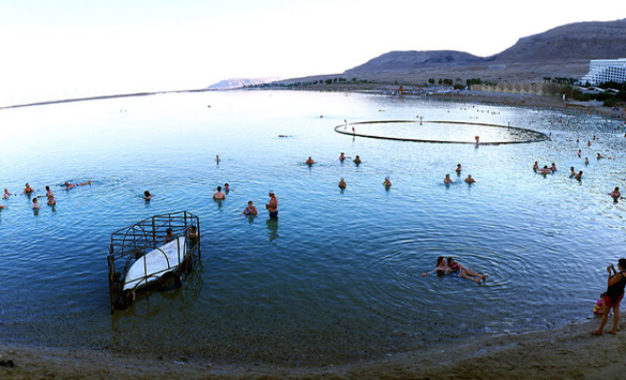 Relaxation and Rejuvenation in the Dead Sea